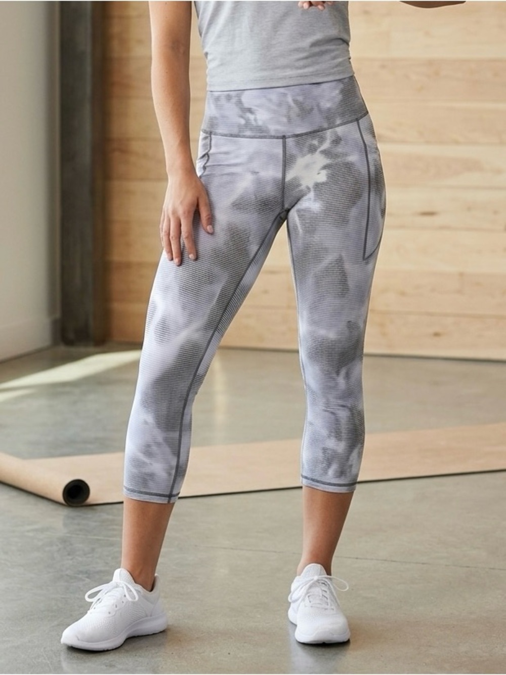 Athleta Gray Tie-Dye High-Rise Capri Leggings